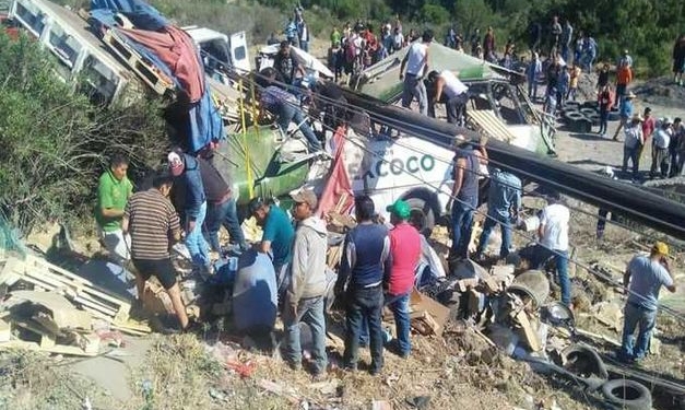 В Мексике автобус столкнулся с грузовиком, одиннадцать погибших