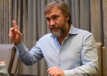 Новинский “перевел” свой банк на Кипр