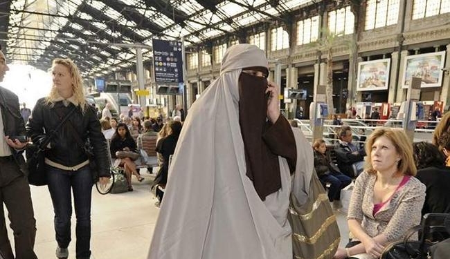 Сенат Нидерландов принял закон о запрете паранджи в общественных местах