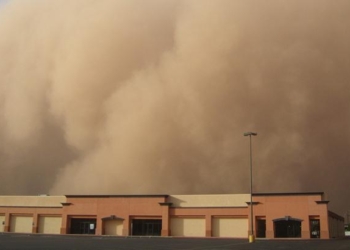 У нас ливни, а в Харькове – песчаная буря