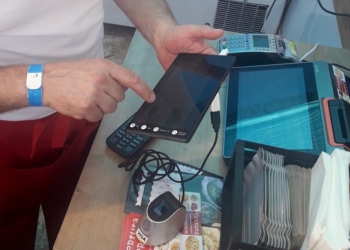 Visa, MOSST Payments и «ПриватБанк» начали тестировать в Украине оплату по отпечатку пальца без карты или смартфона