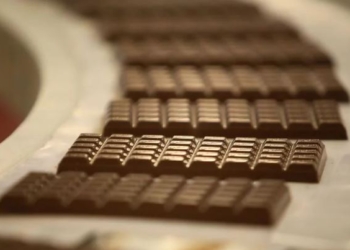 На любителя. В Британии выставили на аукцион 9 плиток столетнего шоколада