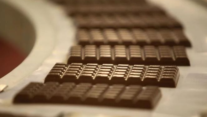 На любителя. В Британии выставили на аукцион 9 плиток столетнего шоколада