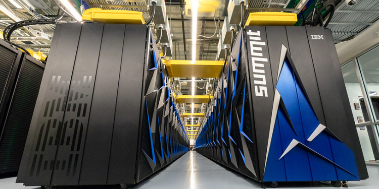 Гонка суперкомпьютеров: в США создан Summit, который производит 200 квадриллионов операций в секунду