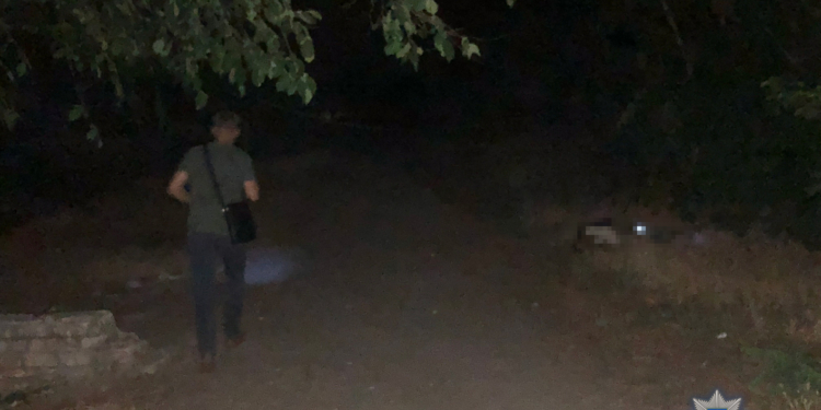 На берегу реки в микрорайоне Леваневский застрелили мужчину