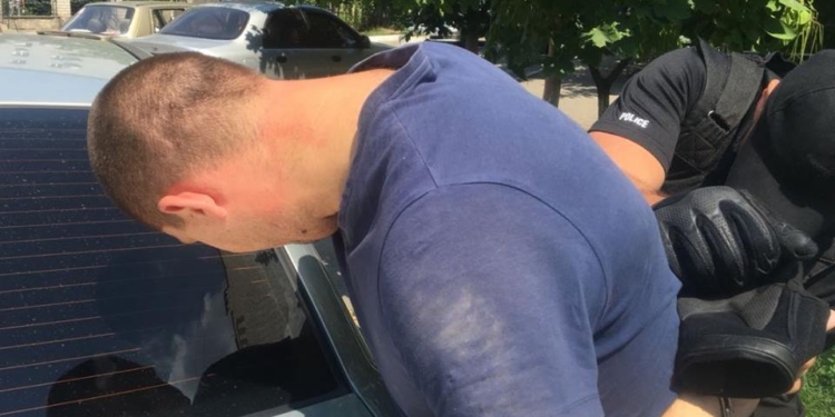 В Николаеве сотрудник полиции создал преступную группу по производству и торговле амфетамином