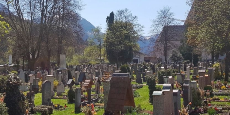 Место на старинном кладбище – по лотерейному билету: так решили власти одного немецкого городка