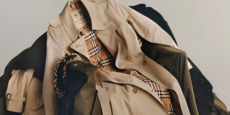 «Так не доставайся же ты никому»: британская компания-производитель пустит под нож элитную одежду на $38 млн.