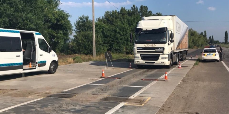 За неделю на Николаевщине выписали водителям фур штрафов за проезд за превышение допустимых весовых/габаритных параметров на 2659 евро