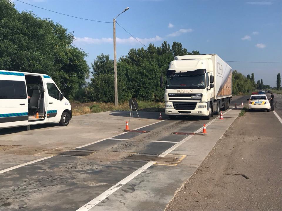 За неделю на Николаевщине выписали водителям фур штрафов за проезд за превышение допустимых весовых/габаритных параметров на 2659 евро 1