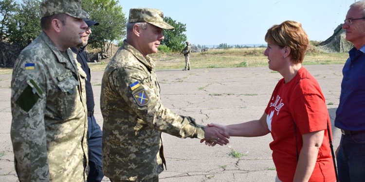 На Донбасс прибыла канадский министр Мари-Клод Бибо