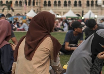 В Малайзии 11-летнюю девочку выдали замуж за 41-летнего мужчину