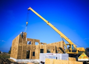 «Зроби хату з лободи»: в Украине уже построены 27 домов из соломы