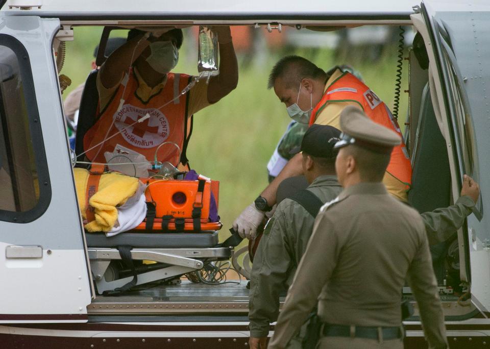 17 дней в пещерах. Сегодня в Таиланде завершилась операция по спасению юных футболистов – четверых подростков и тренера подняли на поверхность 1