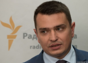 В гостях у Президента: журналисты зафиксировали, что директор НАБУ Сытник ночью ездил к Порошенко