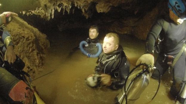 Украинские дайверы участвовали в спасательной операции футбольной команды в пещере Таиланда 1