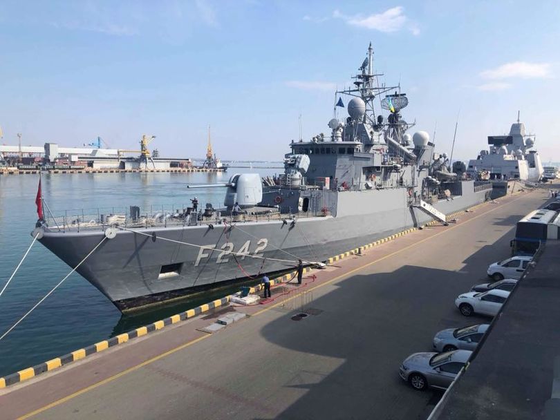 В порт Одессы зашли корабли НАТО 13