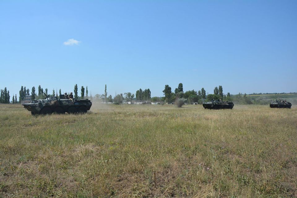 С использованием опыта 2014-го: николаевские десантники продолжают тактические учения на полигоне 23