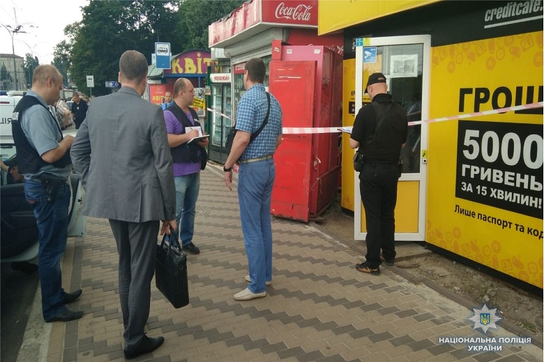 Киевская полиция арестовала "человека-паука", который ограбил три пункта выдачи кредитов 1