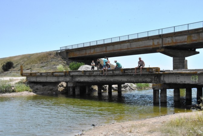Для укрепления канала и моста на трассе Одесса-Николаев. Почему перекрыт канал Тилигульский лиман-Черное море 27