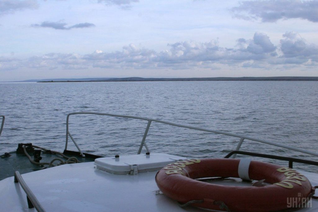РФ до трех суток задерживает иностранные суда, идущие в украинские порты по Керченскому проливу 1