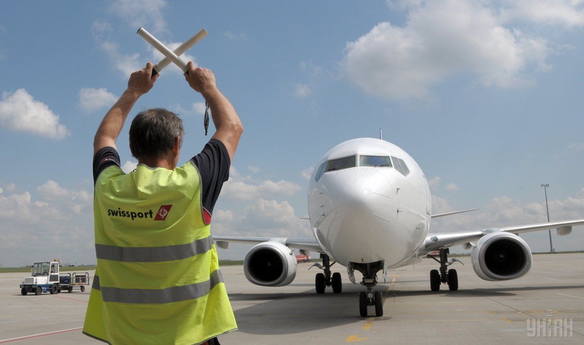 Омелян назвал новый срок подписания договора об «открытом небе» с Евросоюзом