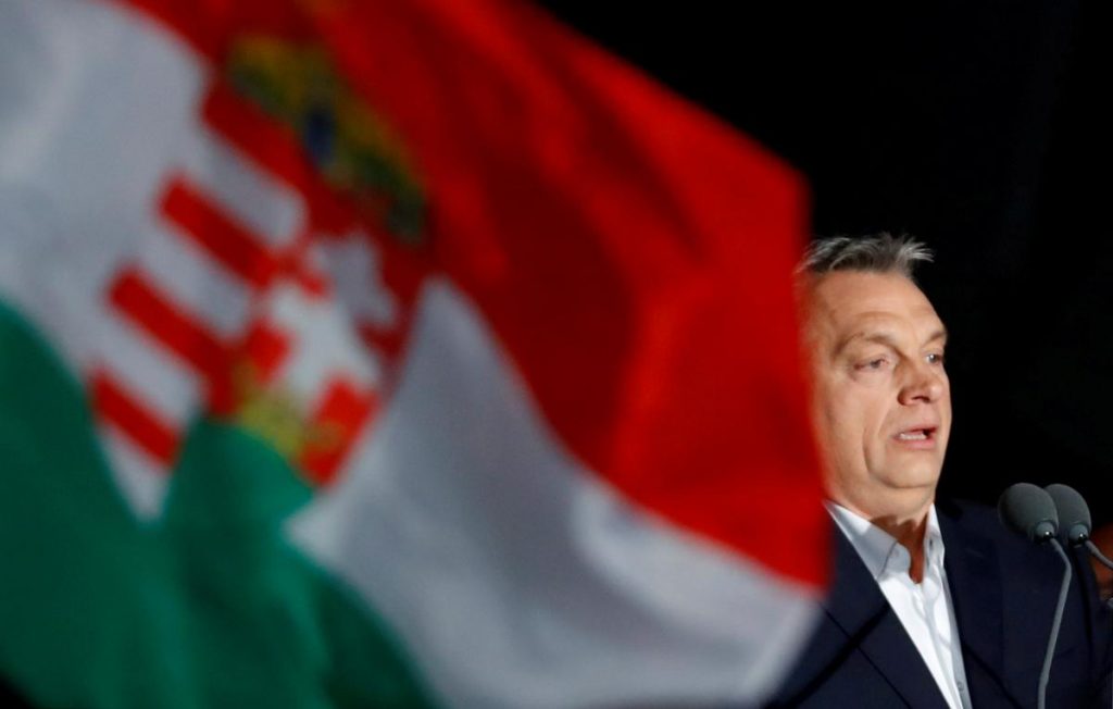 Снова победивший на выборах в Венгрии Орбан назвал Зеленского своим противником 1
