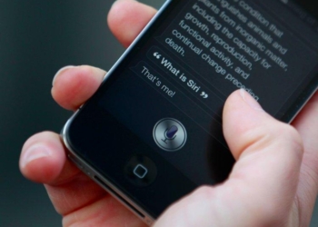 Голосовой помощник прервал выступление министра обороны Великобритании