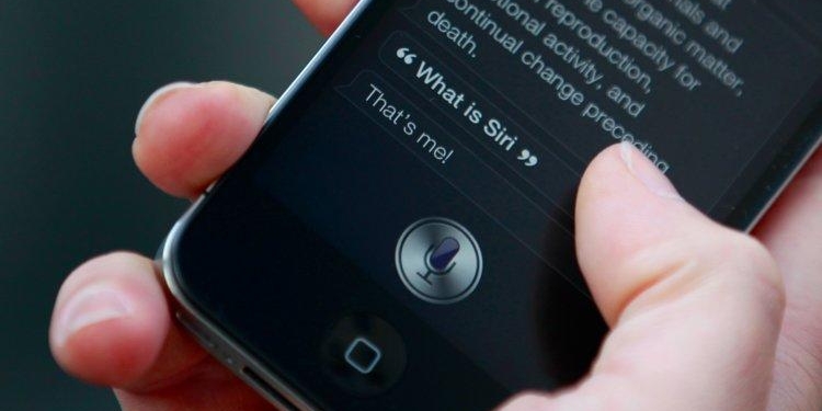 Голосовой помощник прервал выступление министра обороны Великобритании