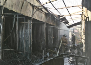 В Славянске сгорел Центральный рынок, есть пострадавшие