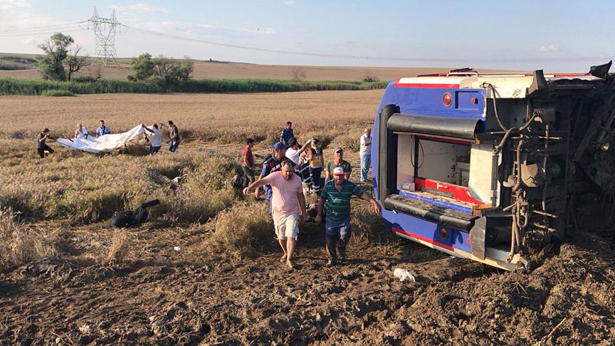 В Турции перевернулся пассажирский поезд: 10 погибших, 73 раненых 3