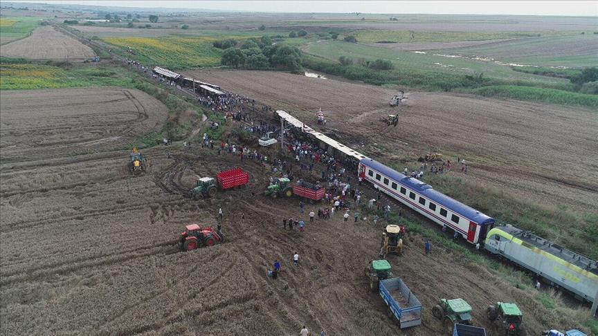 В Турции перевернулся пассажирский поезд: 10 погибших, 73 раненых 1
