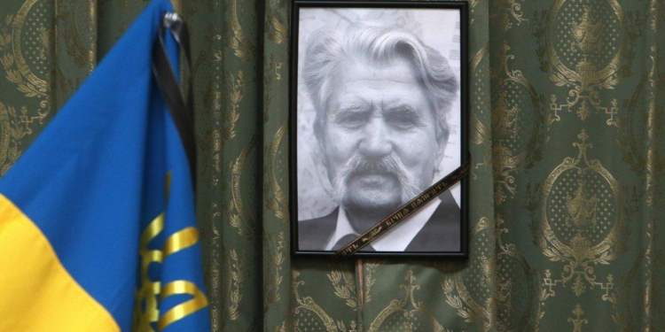 Украинцы попрощались с Левком Лукьяненко