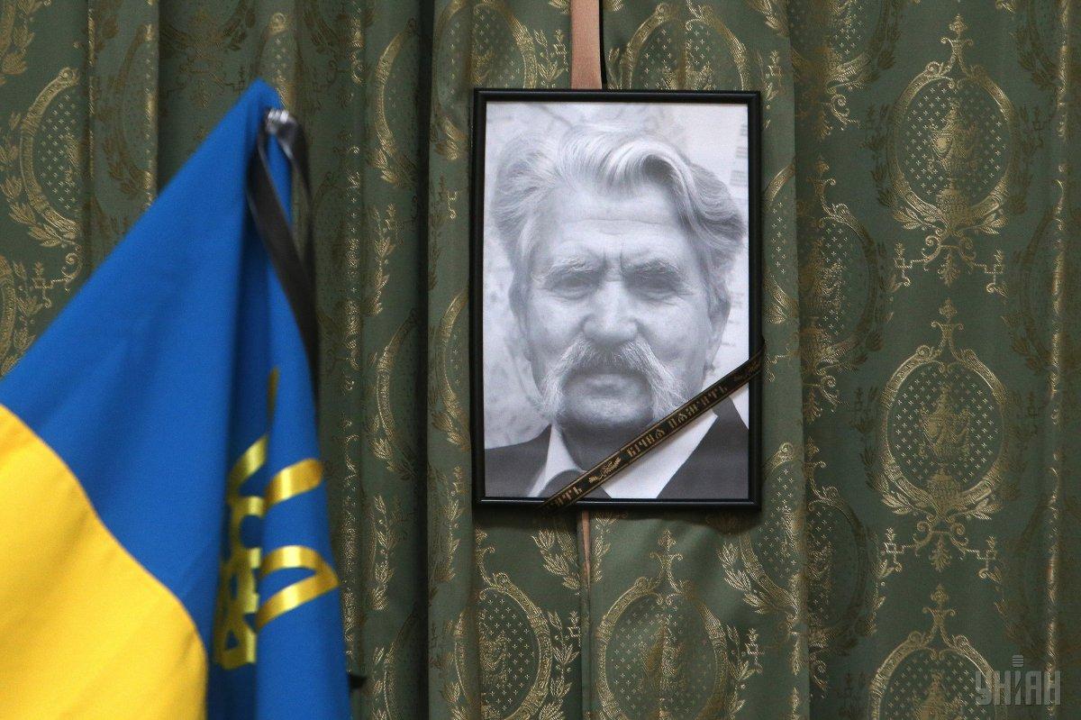 Украинцы попрощались с Левком Лукьяненко