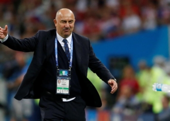 Тренер российской сборной поблагодарил Шевченко за совет перед игрой с Саудовской Аравией