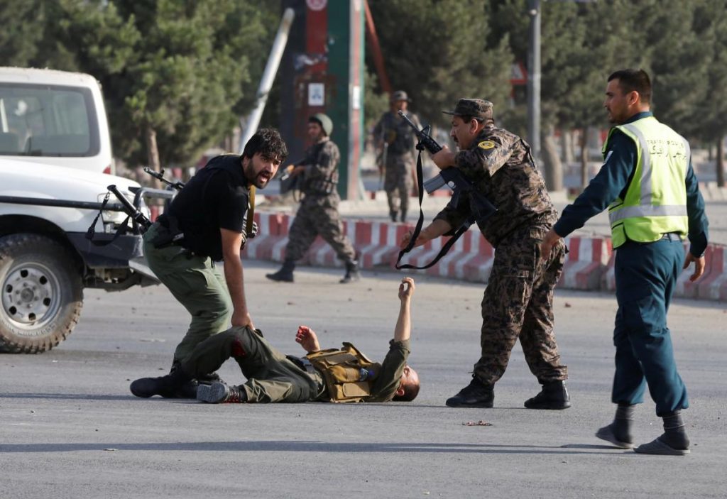 Возле аэропорта Кабула прогремел взрыв: 16 человек погибли и 60 ранены 5