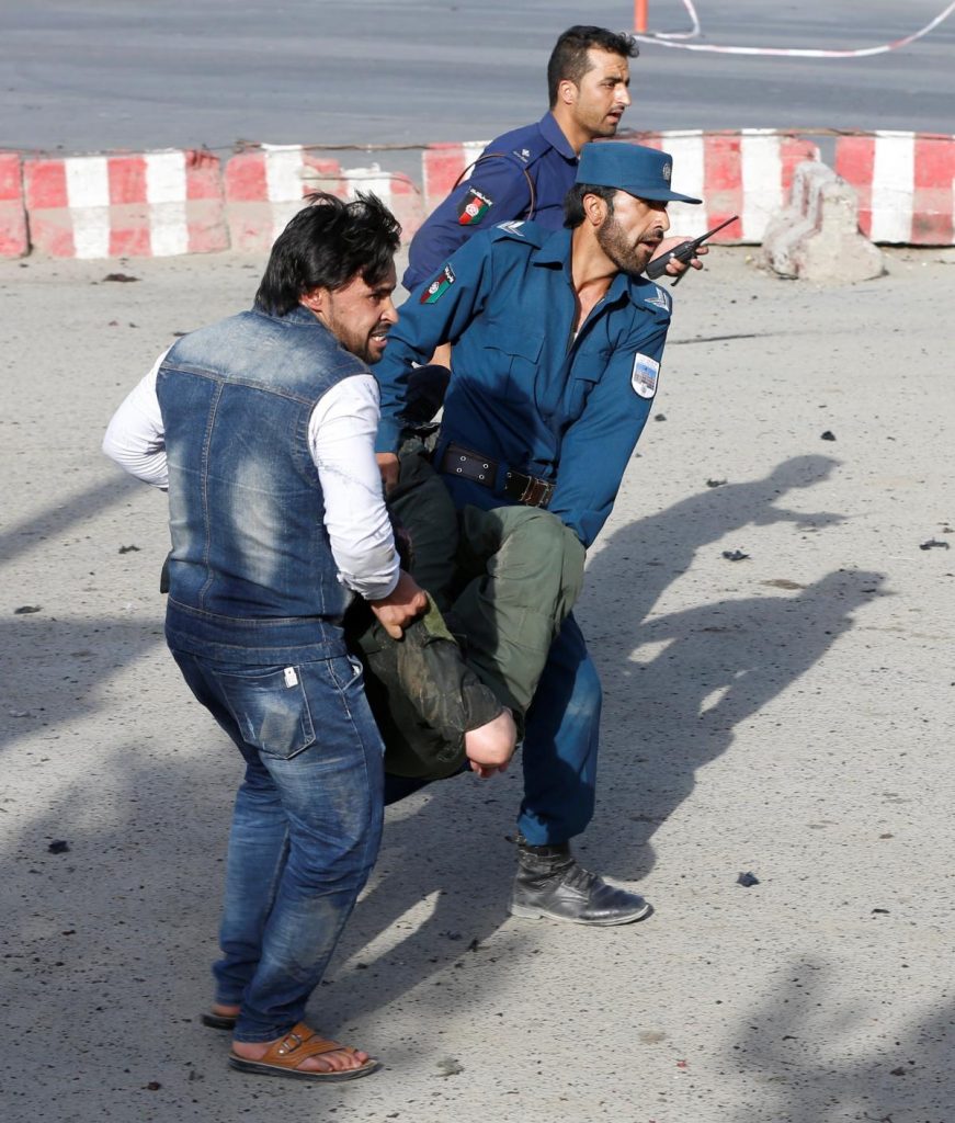 Возле аэропорта Кабула прогремел взрыв: 16 человек погибли и 60 ранены 13