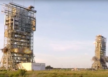 На мысе Канаверал в США с помощью контролированных взрывов демонтировали две исторические стартовые площадки.