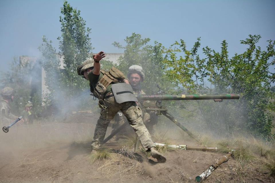 С использованием опыта 2014-го: николаевские десантники продолжают тактические учения на полигоне 33