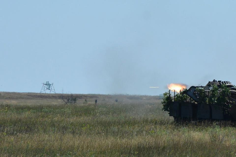 С использованием опыта 2014-го: николаевские десантники продолжают тактические учения на полигоне 37