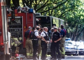 В Германии выходец из Ирана ранил ножом 14 пассажиров автобуса