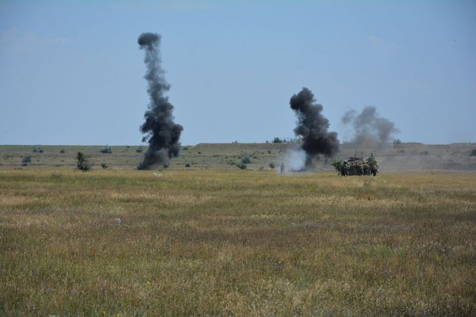 С использованием опыта 2014-го: николаевские десантники продолжают тактические учения на полигоне 39