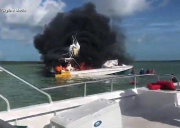 На Багамах взорвался катер с туристами