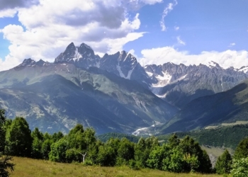 В Грузии погибли два туриста, их ребенок пропал