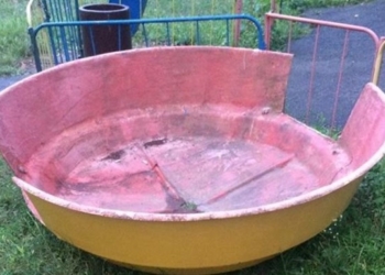 В Кременчуге подростки пытались украсть кабину с колеса обозрения