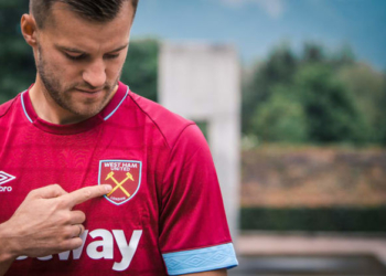 Ярмоленко официально перешел в английский клуб