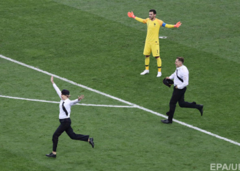 Участницу Pussy Riot арестовали на 15 суток за акцию во время финала ЧМ-2018