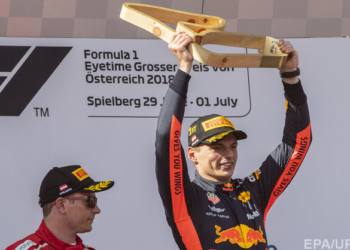 20-летний гонщик команды Ред Булл выиграл свою первую гонку в сезоне Формулы-1