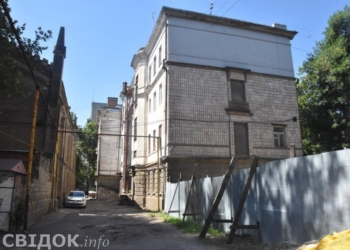 Возле лютеранской кирхи в исторической части Николаева, собираются строить 5-этажное здание с мансардой и магазинами