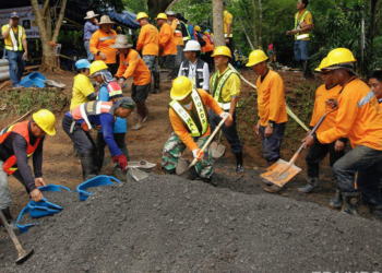 Украинские дайверы участвовали в спасательной операции футбольной команды в пещере Таиланда